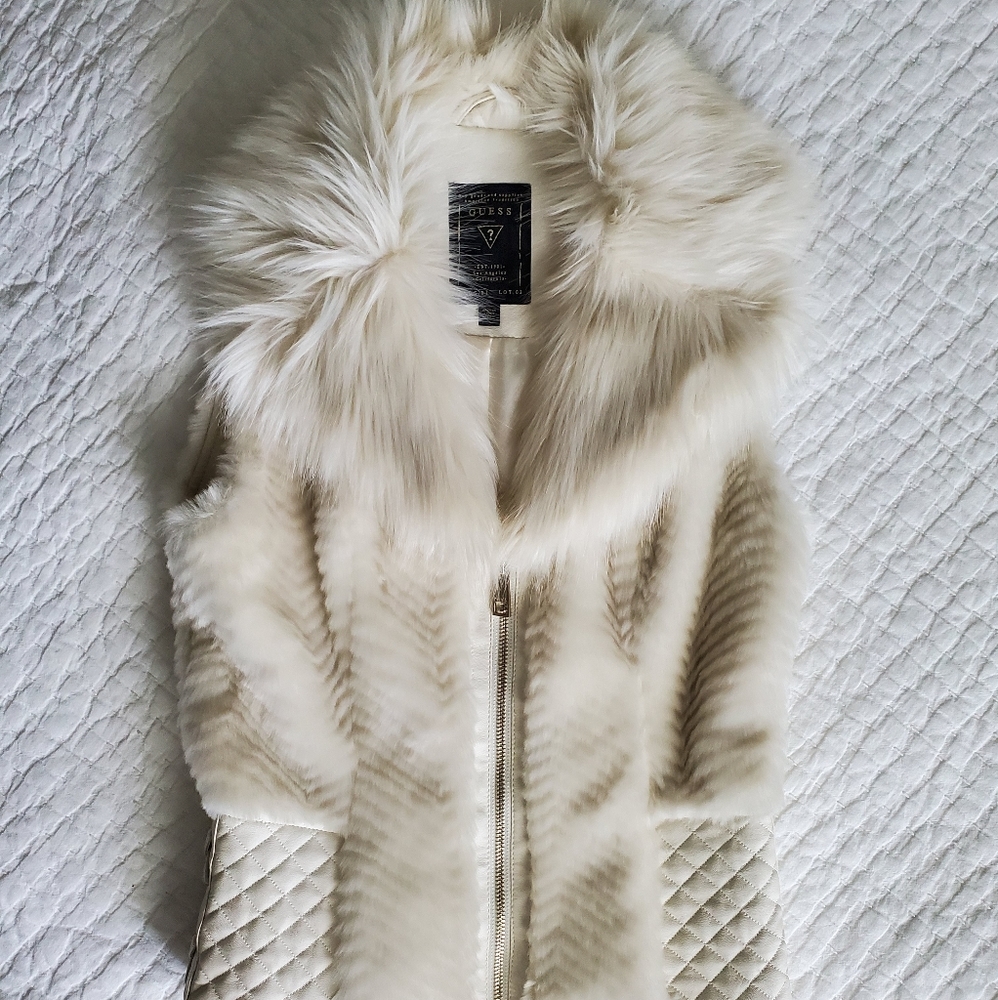 GUESS fur vest